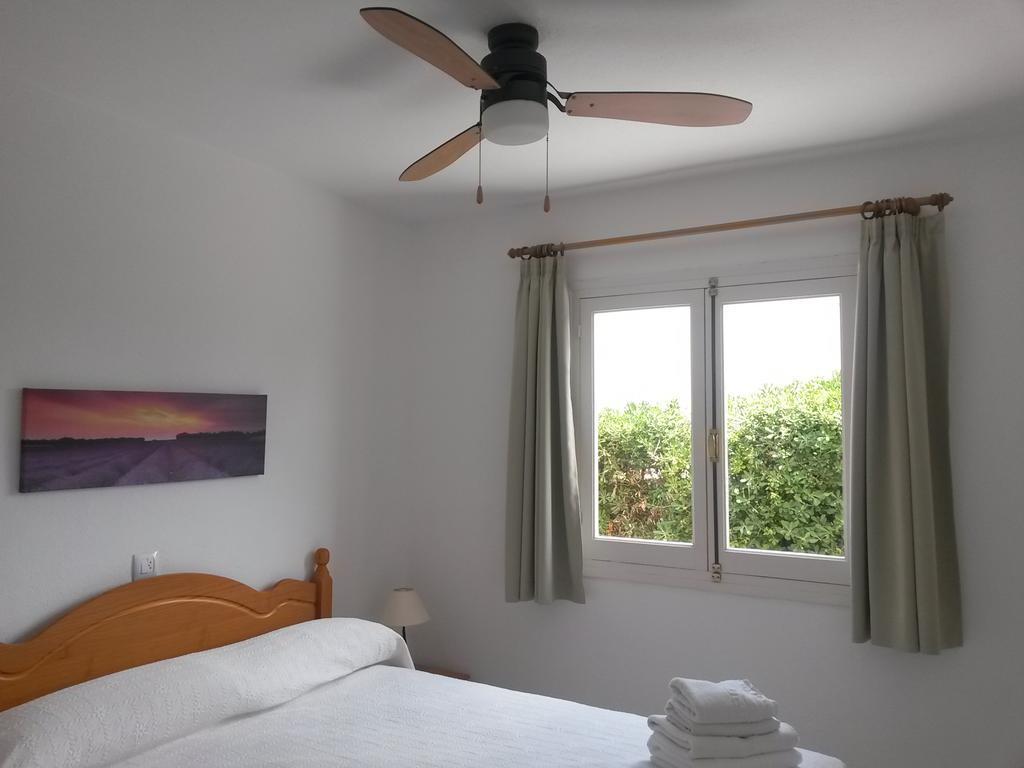 Apartamentos Ses Anneres Кала-эн-Бланес Номер фото